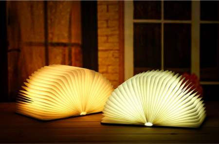 LED ইউএসবি চার্জিং বিভিন্ন সৃজনশীল আকার কাঠের বইয়ের আলো ব্যবহার করা সহজ